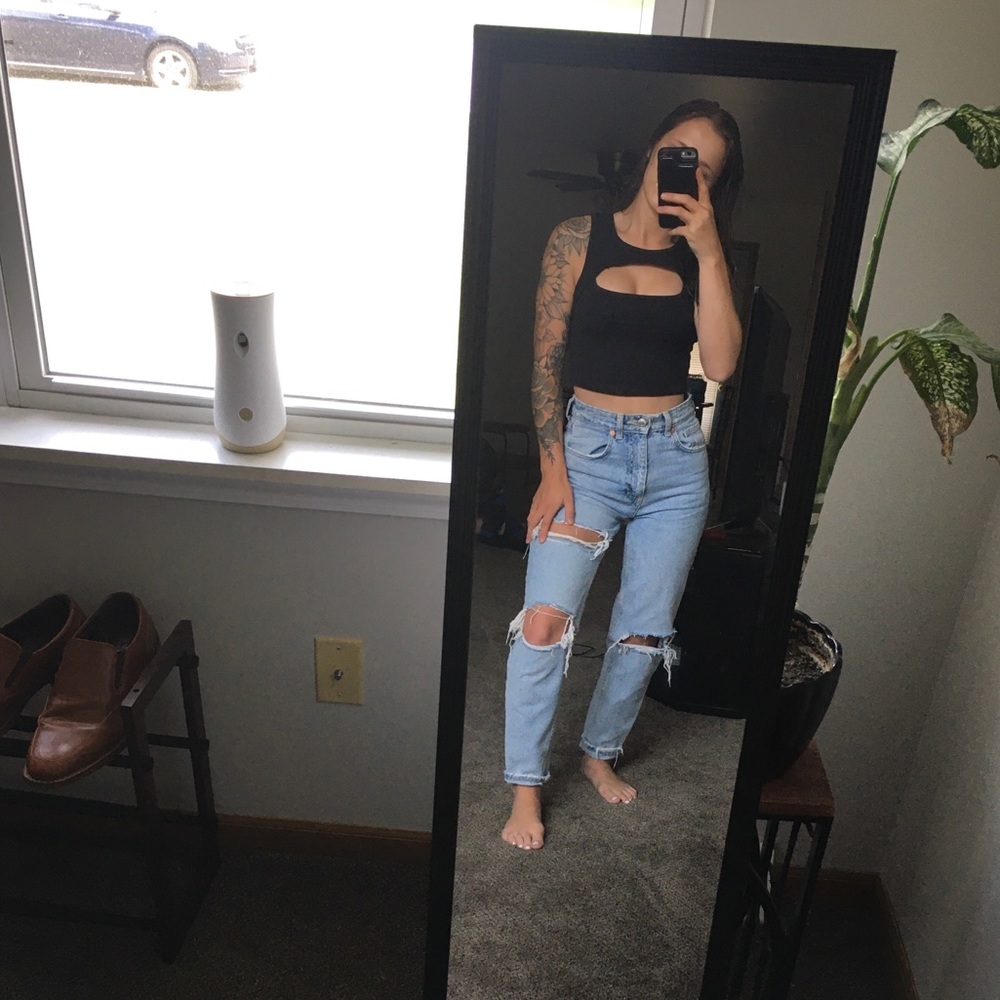 Black crop top